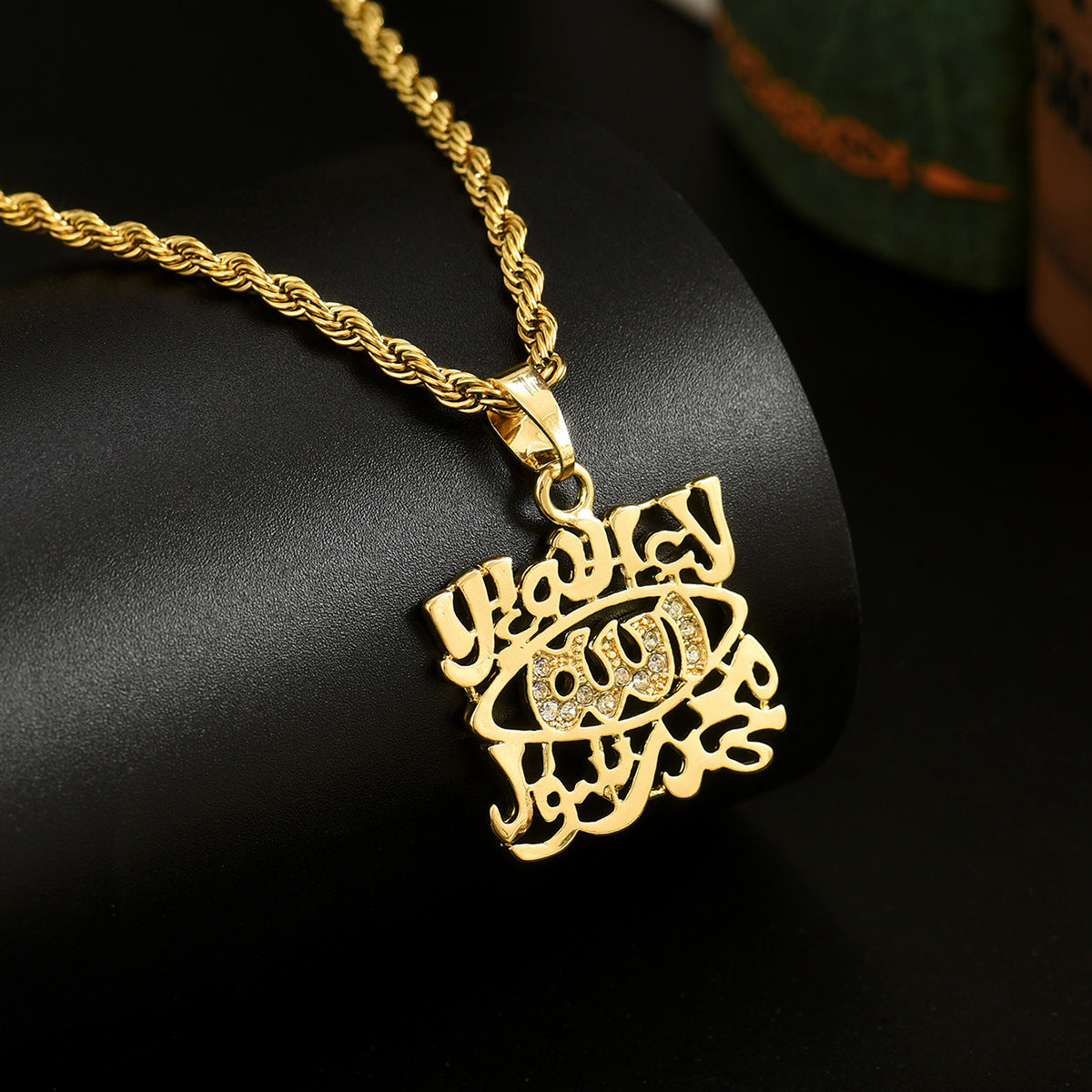 Twist Chain Necklace Copper Inlaid Zircon Pendant Jewelry
