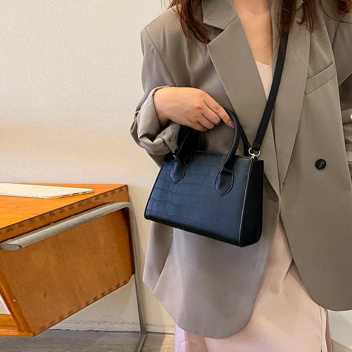 Ladies Crocodile Pattern Bag