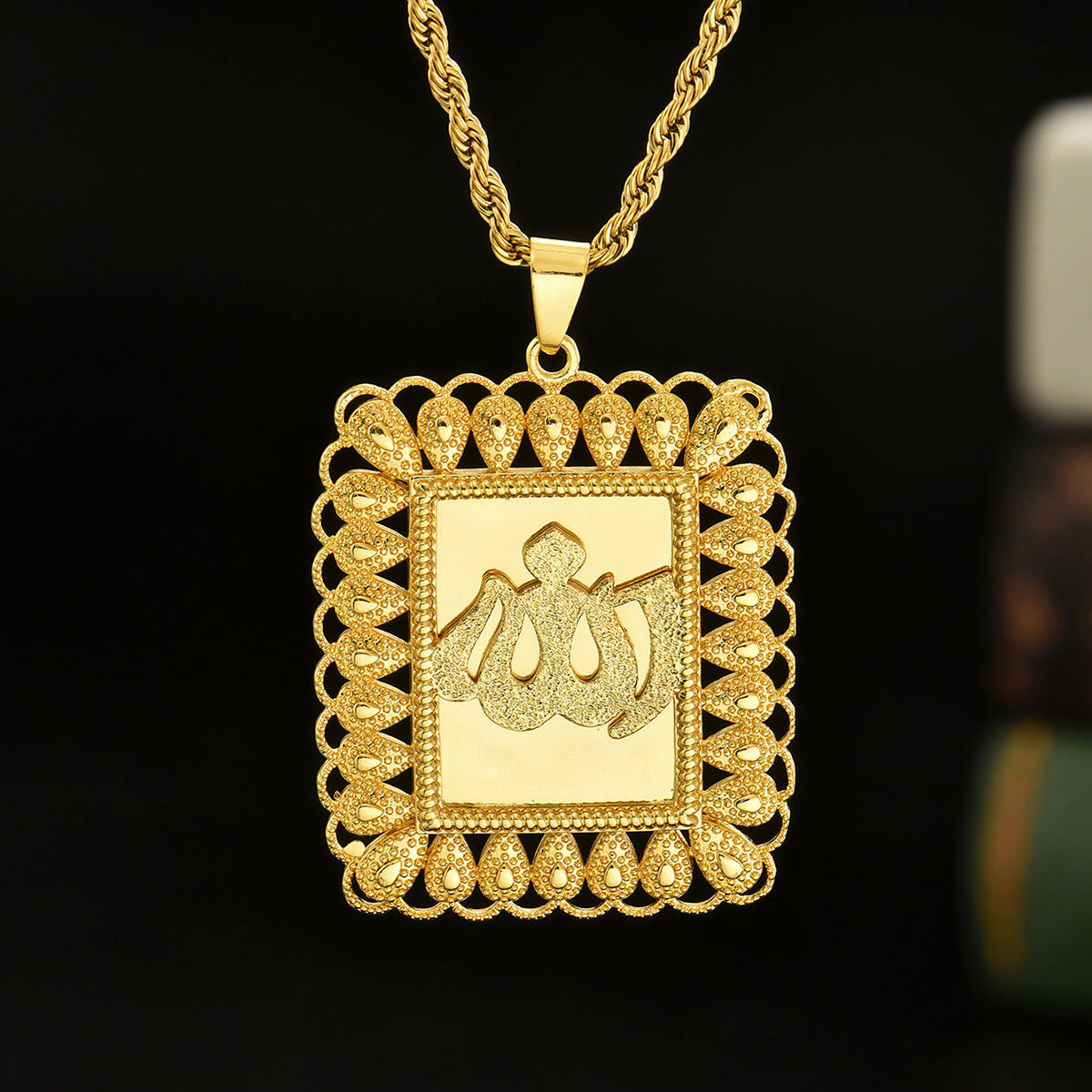 Twist Chain Necklace Copper Inlaid Zircon Pendant Jewelry