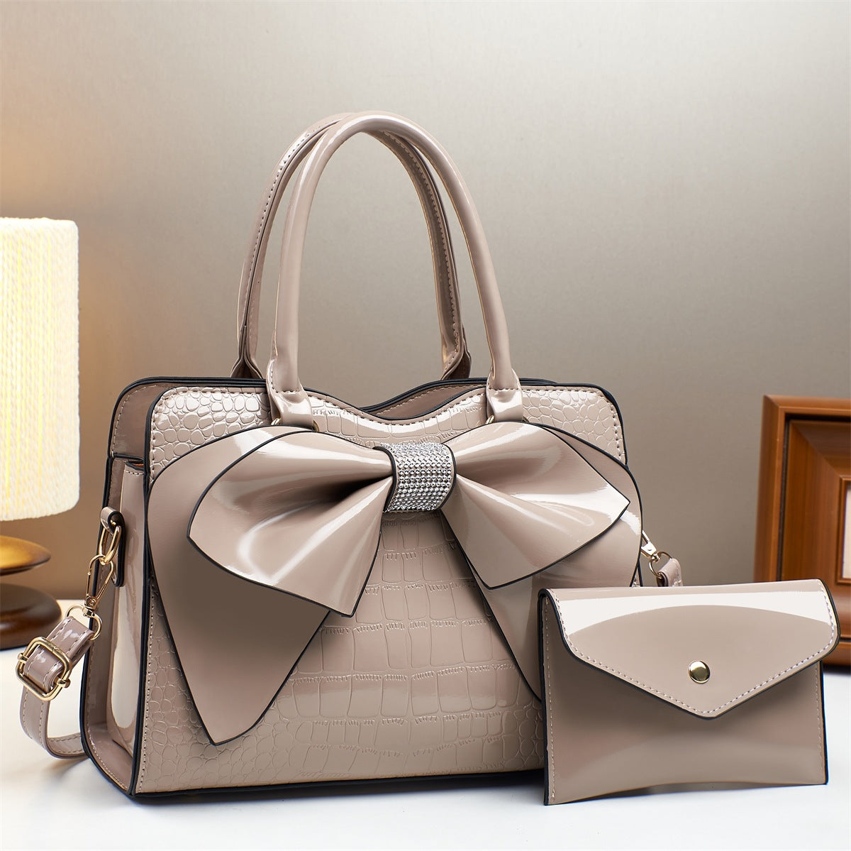 Imported Ladies Handbag with Elegant Appearance