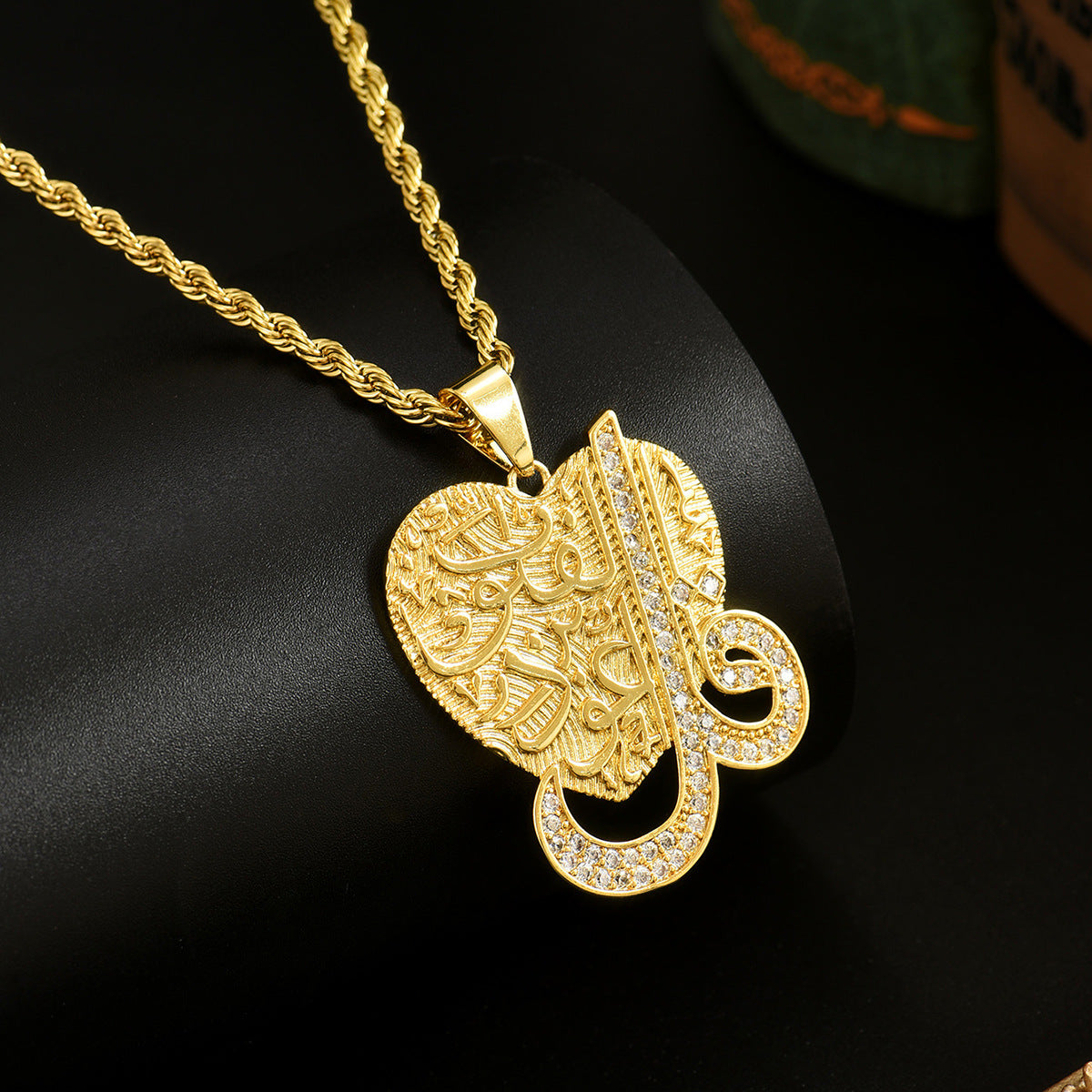 Twist Chain Necklace Copper Inlaid Zircon Pendant Jewelry