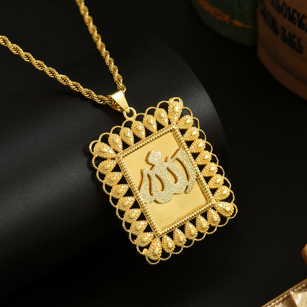 Twist Chain Necklace Copper Inlaid Zircon Pendant Jewelry