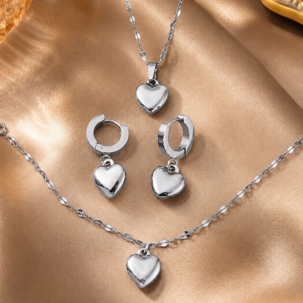 Peach shaped jewelry heart necklace